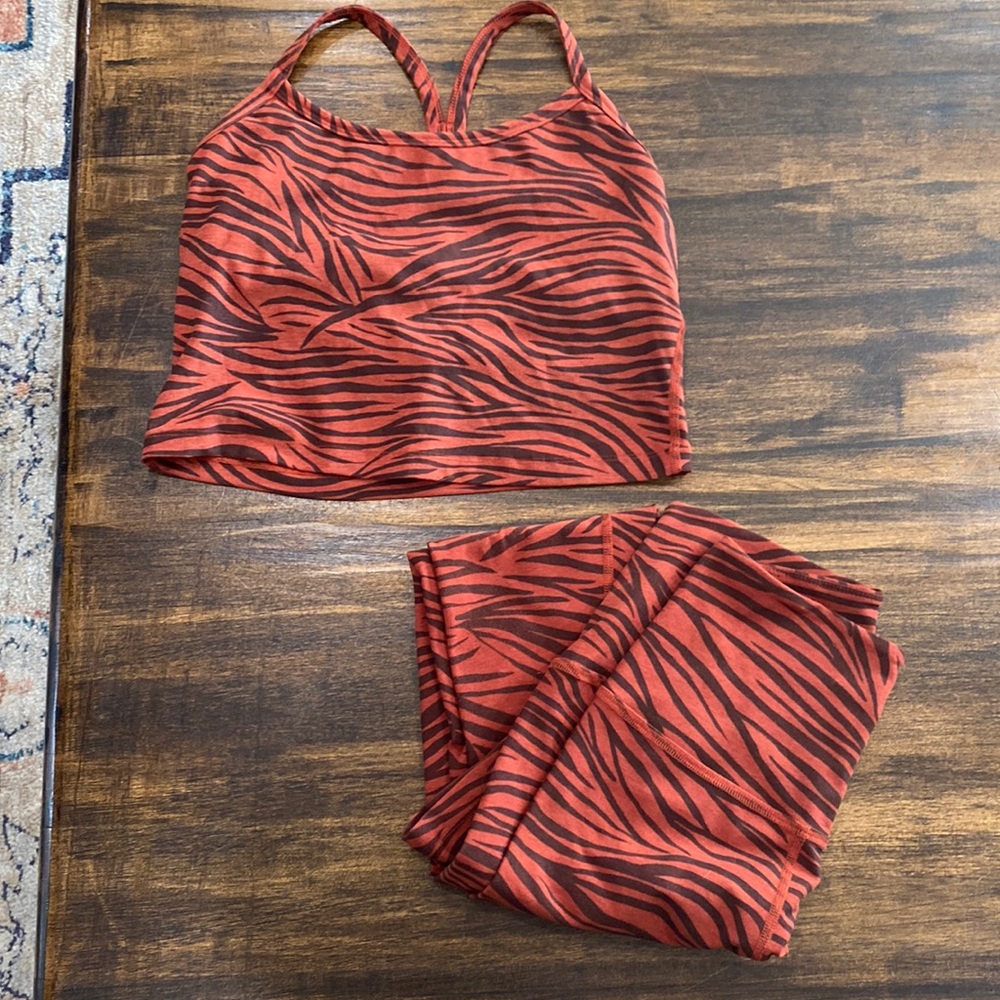 Beyond Yoga Tank and Legging Set in M, Tiger Jasper Space Dye